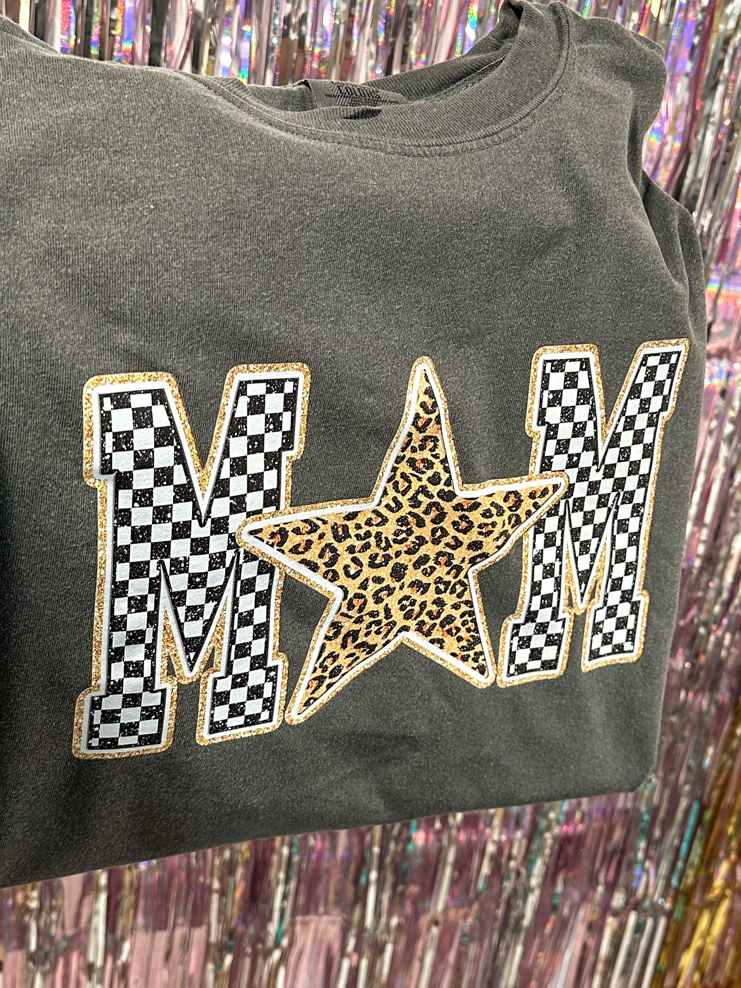 MOM tee- star